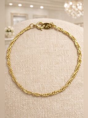 Vintage Stamped TRIFARI Gold Chain Small Dainty Bracelet Rope Simple Classic